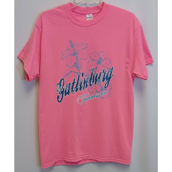 TShirt T-shirt Gatlinburg Tennessee by Gildan Women Medium Bright Pink - Picture 1 of 4